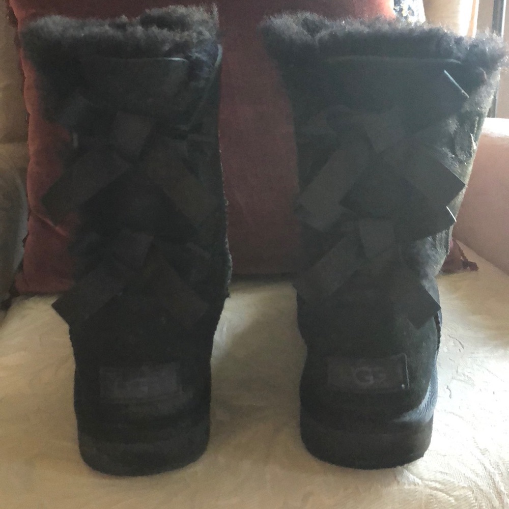 EUC Authentic Ugg Black boots with bows. Size 6